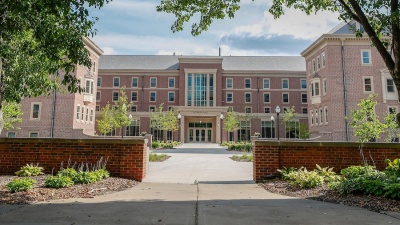 Pioneer Hall seen from the courtyard of Centennial Hall