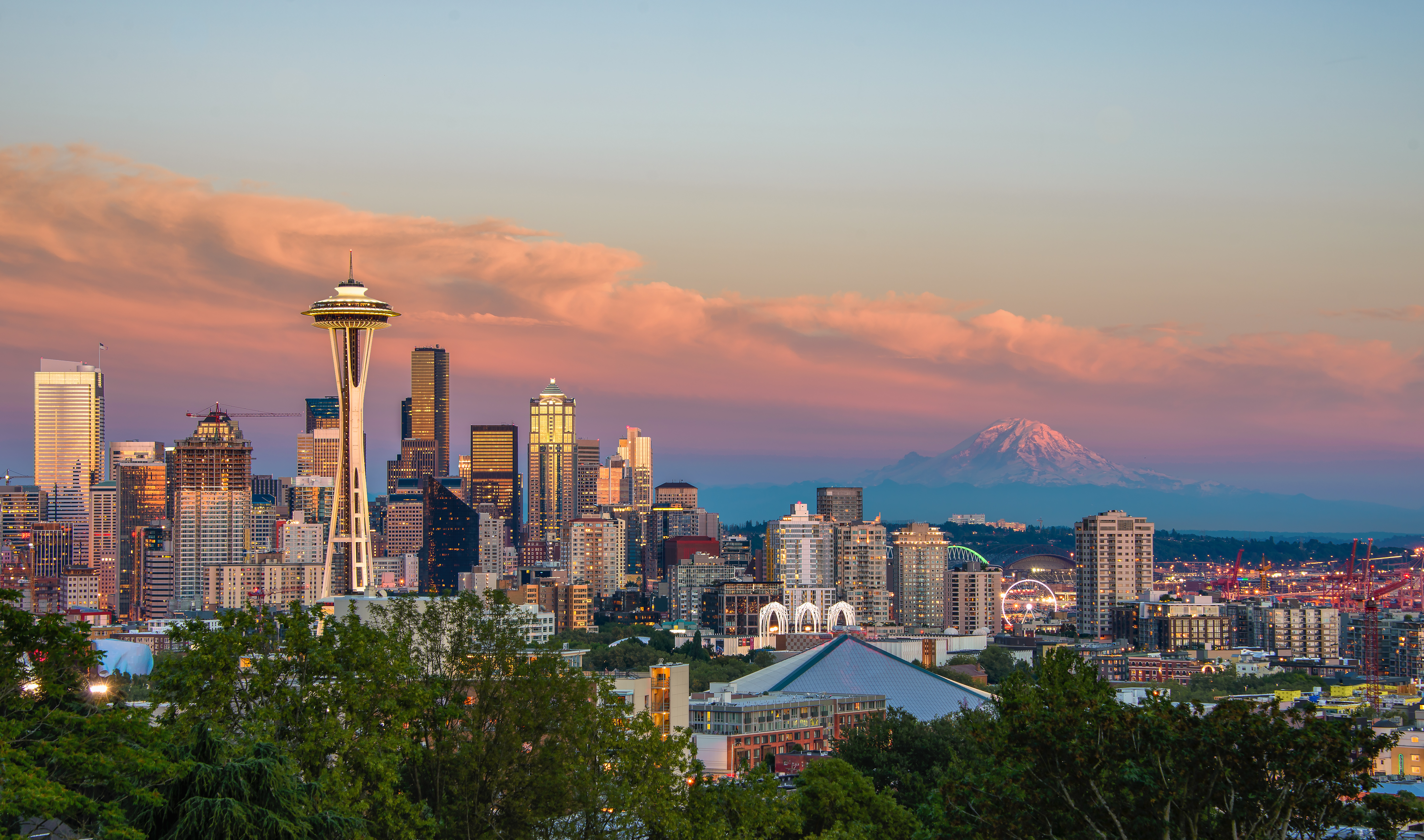 City Skyline of Seattle, Washington - Find Intern Housing Hub in Seattle